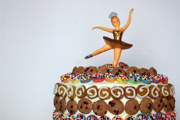 entry for Movita's Bake My Cake 2013: her graduation cake. 
