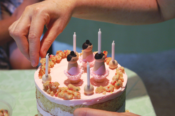 momofuku birthday cake a + confetti cookie lollipop tutorial.