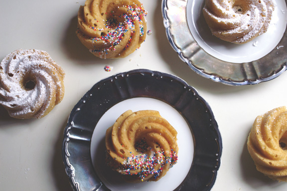 just [tiny] vanilla donut cakes.